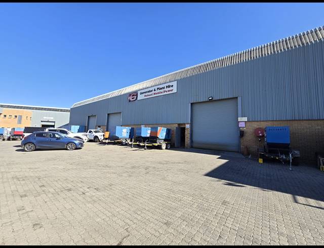 997M² WAREHOUSE TO LET IN JET PARK